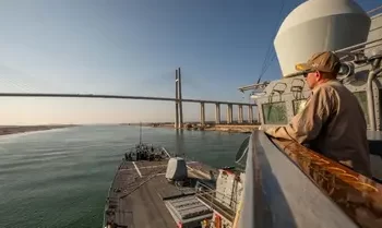 وصول المدمرة “يو إس إس كارني” إلى الشرق الأوسط