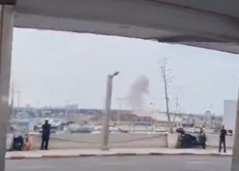 إغلاق مطار تل أبيب بعد تعرضه إلى قصف صاروخي