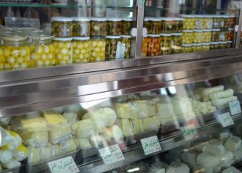 إغلاق محل ألبان وإيقاف ملحمة وإنذار أخرى ومخبزين في جرش