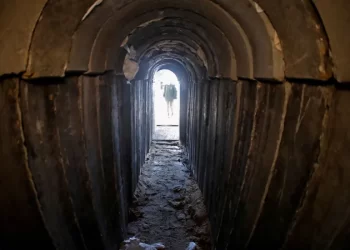 إسرائيل حائرة بأنفاق حماس .. خطة لتدمير مترو غزة