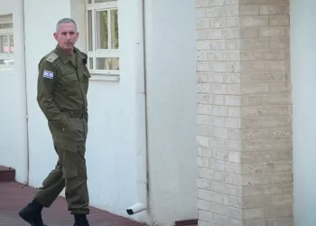 إصابة الناطق باسم قوات الاحتلال في وجهه “خلال وجوده في غزة” (شاهد)‏