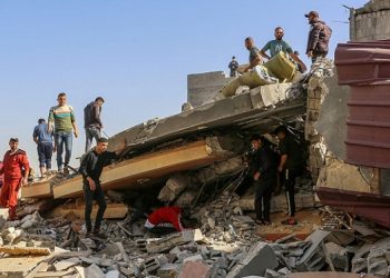 قصف متواصل واشتباكات ضارية في عدة محاور