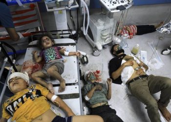 30 دبابة إسرائيلية و جرافات تحاصر الشفاء والجيش لا يزال في قبوِها