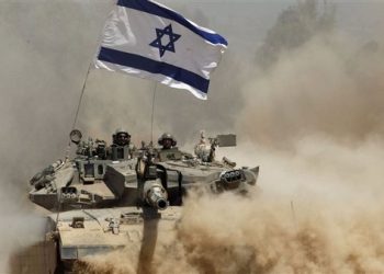 دهس وتقطيع أطراف.. جنود الاحتلال يمثلون بجثث شهداء غزة