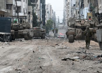 خرق للهدنة.. قوات الاحتلال تستهدف منازل شرقي مخيم المغازي وسط غزة