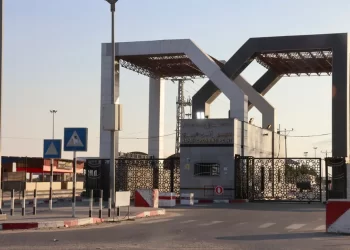 حماس تعلق إجلاء الأجانب وحاملي الجنسية المزدوجة من غزة إلى مصر