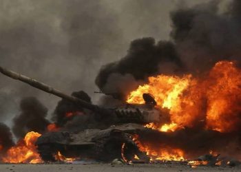 “كتائب القسام” تدمر آلية صهيونية متوغلة واشتعال النار فيها