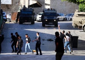 قوات الاحتلال تقتحم مدينة طولكرم وسط اشتباكات مسلحة