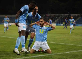 إضراب في نادي الفيصلي