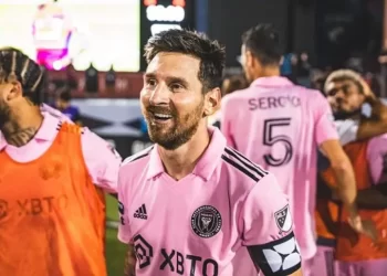 ميسي يحرج رئيس برشلونة بسبب الكرة الذهبية