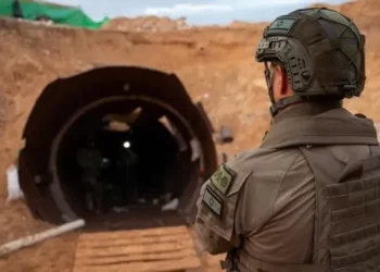 القسام تنشر فيديو بعد اكتشاف الاحتلال نفقا في بيت حانون.. “وصلتم متأخرين”