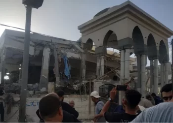 الاحتلال يحوّل 3 مساجد في خانيونس إلى ركام