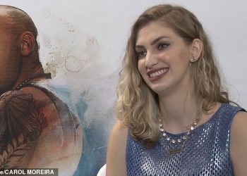 النجم الشهير في مأزق.. هل اعتدى على مساعدته أثناء العمل؟