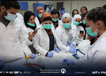 صيدلة “عمان العربية” تعقد ورشة متقدمة لطلبتها حول مبادئ التعامل مع الحيوانات