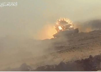 القسام تعلن تفجير دبابات وآليات واشتباكات من مسافة صفر في غزة