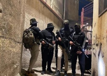 اشتباكات عنيفة مسلحة بين المقاومين الفلسطينيين وقوات الاحتلال بالضفة الغربية