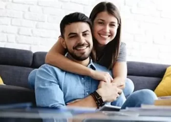 ما هي السورة التي تجعل الزوج يحب زوجته؟