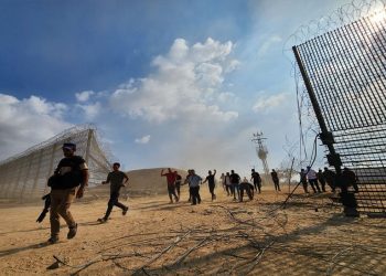 أولها غلاف غزة .. جيش الاحتلال يسلح فرق مدنية لمواجهة حماس