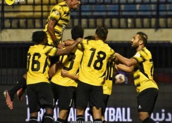 الحسين إربد يواصل تربعه على قمة الدوري الأردني