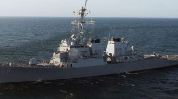 المدمرة الأميركية “يو إس إس لابون” دخلت البحر الأحمر