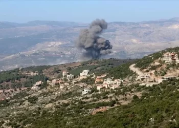 غارات إسرائيلية على جنوب لبنان.. و”حزب الله” يستهدف تموضعا لجنود الاحتلال