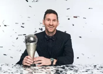 صحيفة إسبانية تسخر من تتويج ميسي بجائزة الأفضل 2023