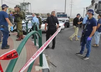 عملية مزدوجة في “رعنانا” شمال شرق “تل أبيب”.. والاحتلال يعترف بقتيل وإصابات