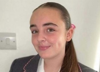 استيقظت وهي تصرخ من الألم ثم فقدت بصرها… ماذا حصل مع ابنة الـ12 عاماً؟