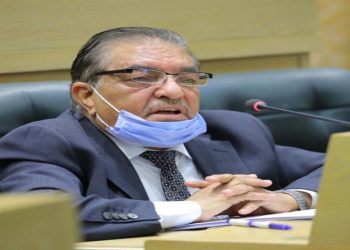 غضب نيابي من الزعبي والصفدي: قلنالك يا فواز احكي كلمة مكتوبة