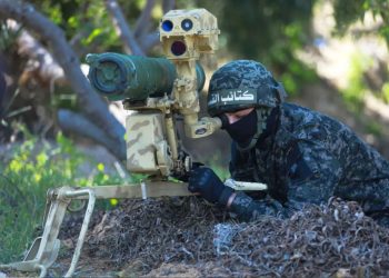 تدمير دبابات وإسقاط طائرات .. المقاومة تخوض معارك طاحنة وضارية في اليوم الـ100