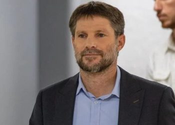 وزير إسرائيلي لعائلات الأسرى.. لا أستطيع أن أعدكم بإعادة الجميع أحياء