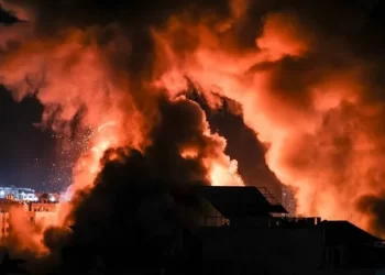 غارات دموية وسط قطاع غزة وقصف مكثف شرق رفح