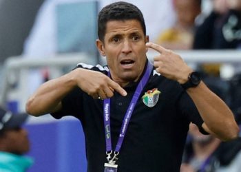 الاتحاد الأردني يفصح عن مستقبل المدرب المغربي عموتة