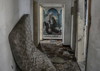 قصف منزل “الختيار”.. إسرائيل تدمر تراث ياسر عرفات بغزة ( صور )