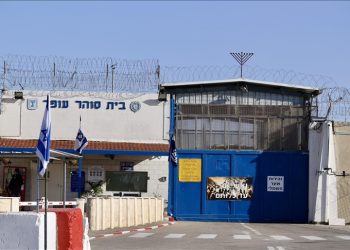 إسرائيل.. اعتقال وتعذيب للغزيين وتفتيش عار للأسيرات (تقرير)