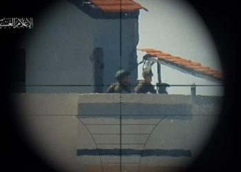 المقاومة تواصل قنص جنود الاحتلال واستهداف دباباته