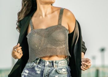 ديمة الجندي بمظهر مثير للجدل