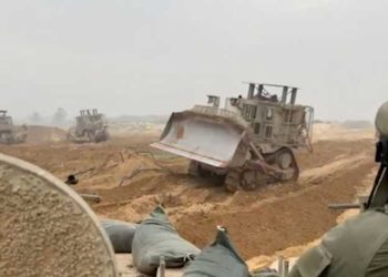 جيش الاحتلال يعترف بارتكاب جريمة قتل فلسطينيين بغزة ودفن جثتيهما بجرافة