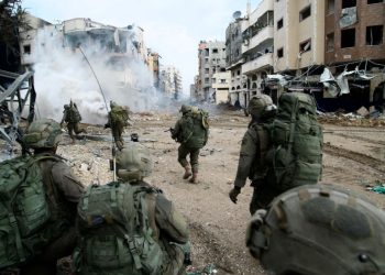 جاراً أذيال خيبته.. الاحتلال ينسحب من مدينة حمد في خان يونس تحت غطاء مدفعي