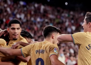 برشلونة يعرض 3 مدافعين للبيع في الصيف القادم