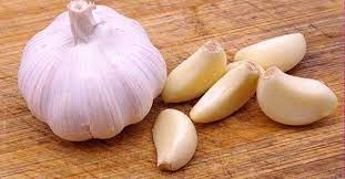 الزراعة تدعو الأردنيين لشراء الثوم المحلي الأخضر