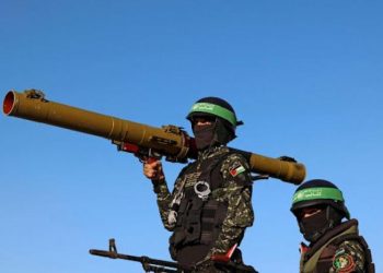 المقاومة الفلسطينية تستهدف مواقع للاحتلال ومقر قيادة فرقة غزة