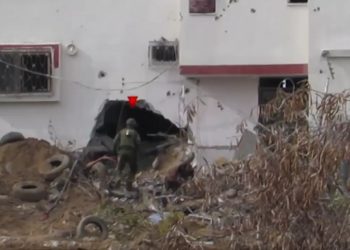 المقاومة تستهدف قوة إسرائيلية متحصنة في مبنى بدير البلح