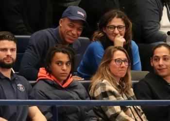 ريال مدريد “يصدم” والدة مبابي ويرفض التعاقد مع ابنها