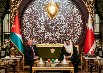 الملك يستقبل عاهل البحرين حمد بن عيسى آل خليفة