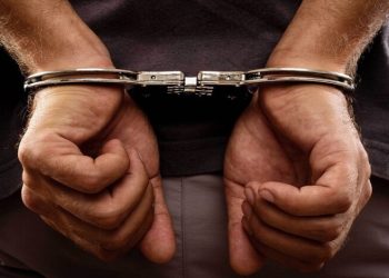 القبض على قاتلي ستيني طعنا داخل منزله في اربد