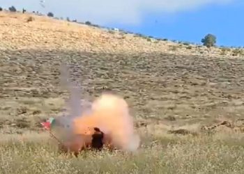 إصابة مستوطن مسلح بجروح أثناء محاولته إنزال علم فلسطيني شرق رام الله