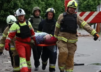 أوكرانيا.. 8 قتلى في هجوم صاروخي روسي على دنيبروبتروفسك