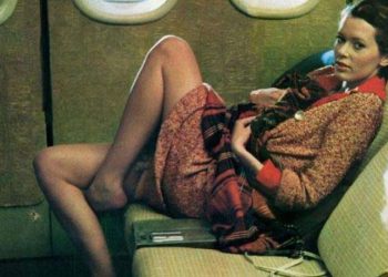 ماذا كتبت المضيفة الهولندية عن مغامراتها الجنسية في الطائرة؟