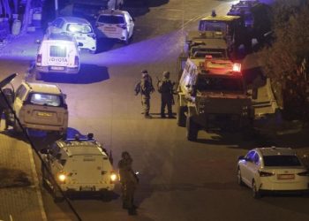 الاحتلال يقتحم منزلي شهيدين في بلدة سعير شمال شرق الخليل